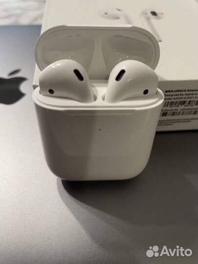 Наушники AirPods 2 + чехол в подарок