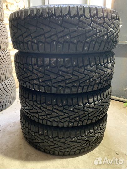 Pirelli Ice Zero 215/65 R17 103T