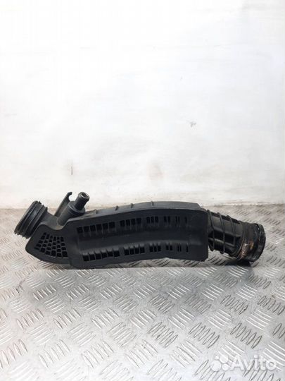 Патрубок интеркулера Mercedes-Benz C-Class седан