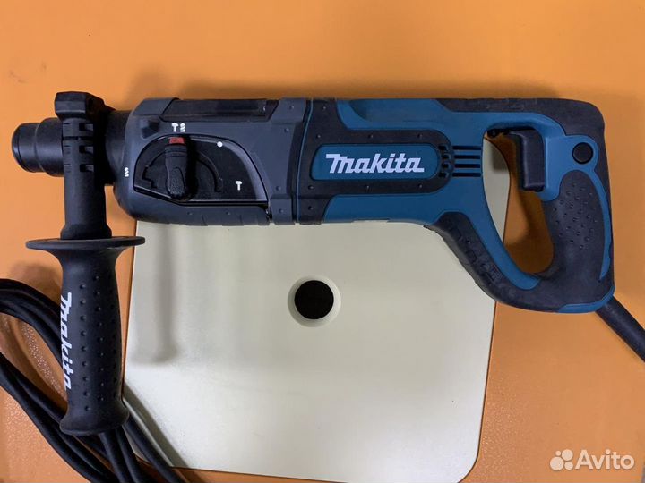 Перфоратор Makita HR2475