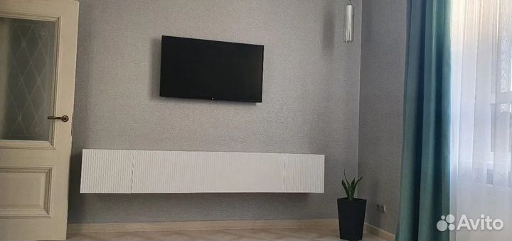 Тумба под телевизор подвесная