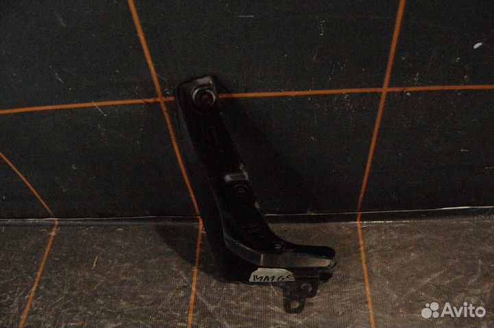 Брызговик передний левый - Toyota RAV 4