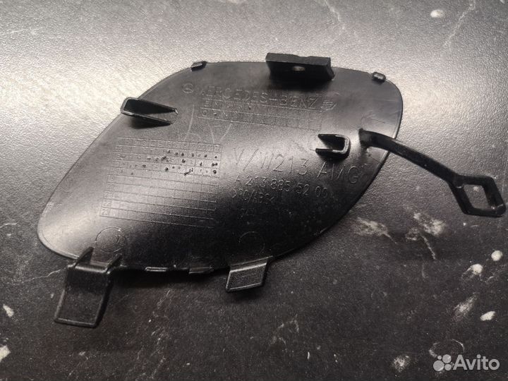 Новая чёрная заглушка Mercedes W213 AMG