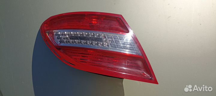 Фонарь задний левый Мерседес 204