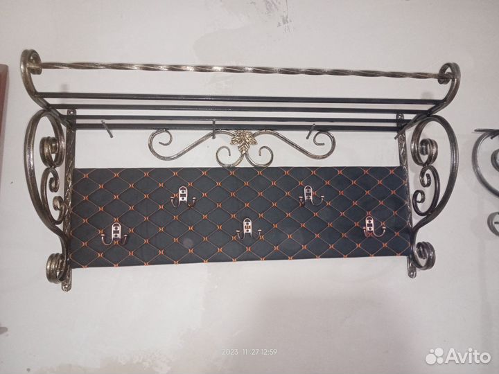 Вешалка в прихожую