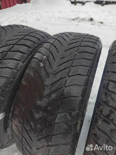 Goodyear UltraGrip SUV 255/60 R18 104T