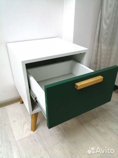 Тумба прикроватная