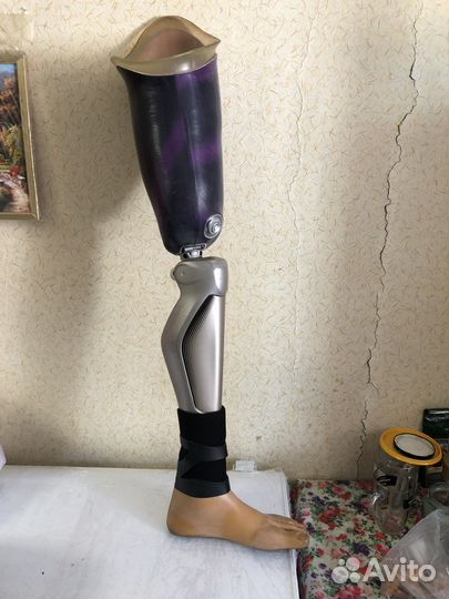 Протез левой ноги