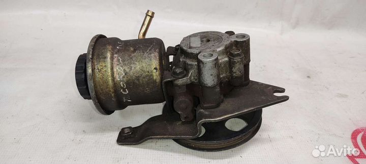 Насос гидроусилителя Toyota Corolla 90 100 110