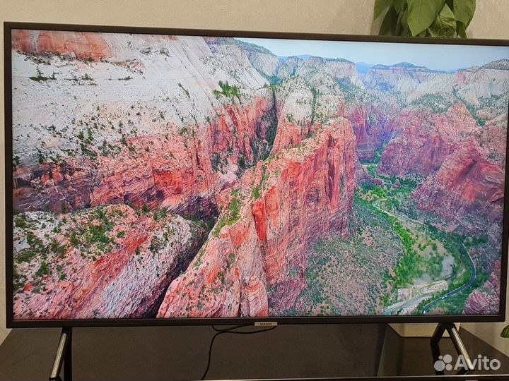 Телевизор Samsung ue43nu7100u