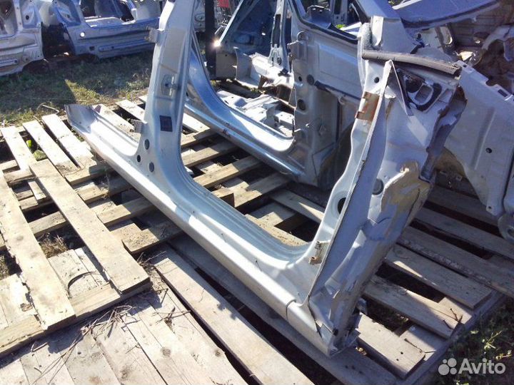 Порог кузова правый Opel Meriva A