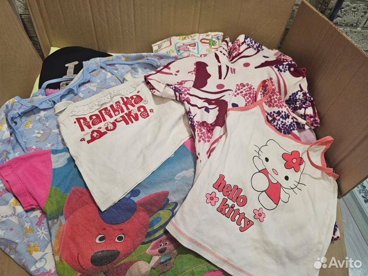 Огромная коробка вещей на девочку