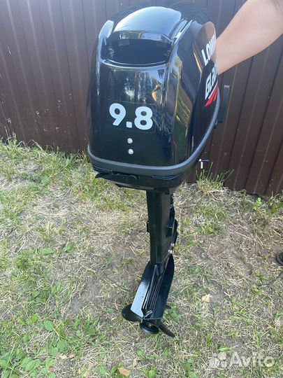 Лодочный мотор 