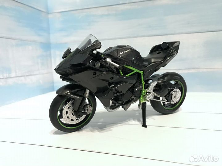 Модель мотоцикла Kawasaki H2R 1/12