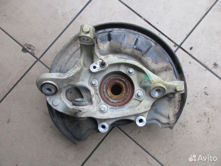 Кулак подвески задний правый w204 C-class 274.9