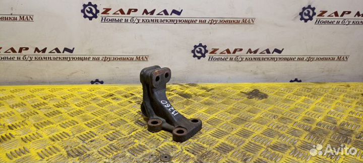 Кронштейн кпп правый Man Tgl