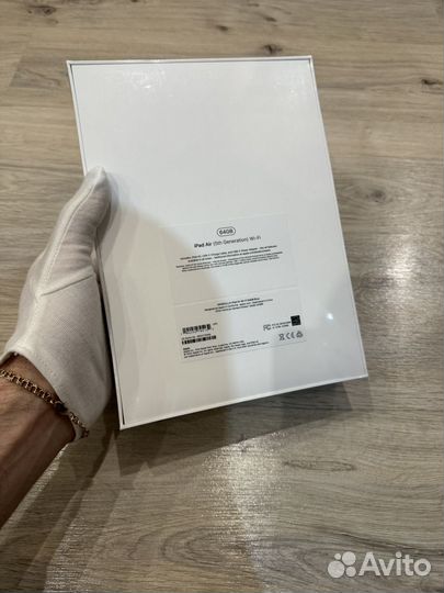 Продам Новый Запечатанный iPad AIR 5 M1