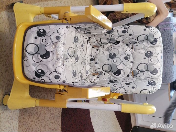 Детский стульчик для кормления