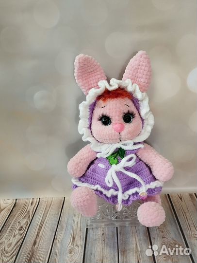 Зайка плюшевая