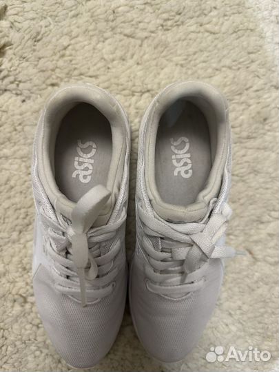 Кроссовки женские asics 36