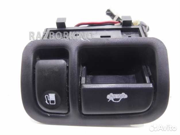 Кнопка открывания лючка бензобака