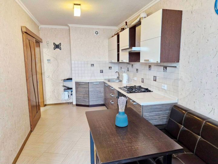 3-к. квартира, 80 м², 8/10 эт.