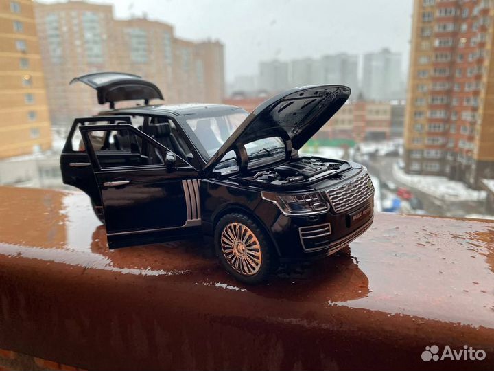 Модель Land Rover Range Rover Vogue Черный