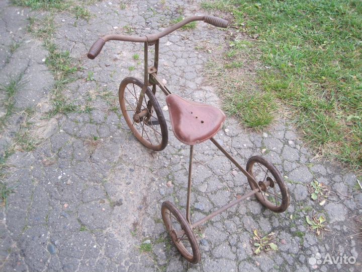 Антикварный детский трёхколёсный велосипед СССР