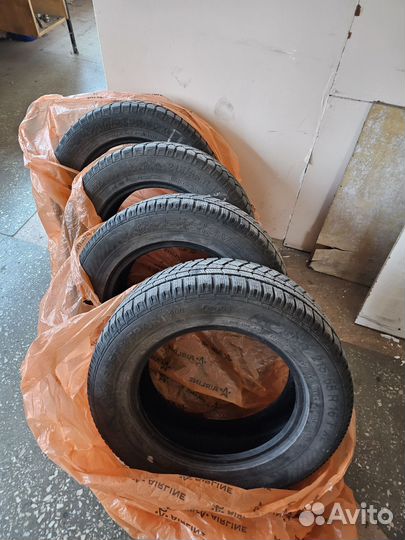 Продам шины бу зимние 16 радиус