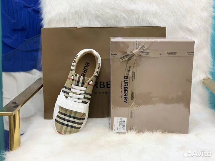 Кроссовки женские burberry