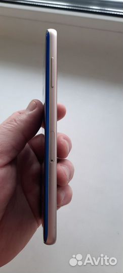 Samsung Galaxy A8 (2018), 4/32 ГБ