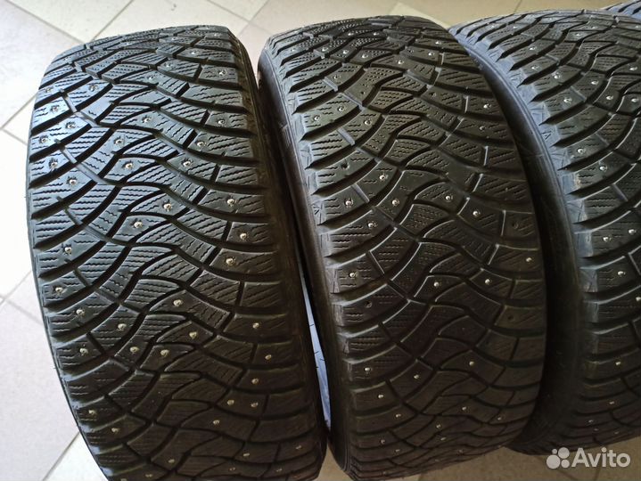 Dunlop Winter Maxx 235/45 R18