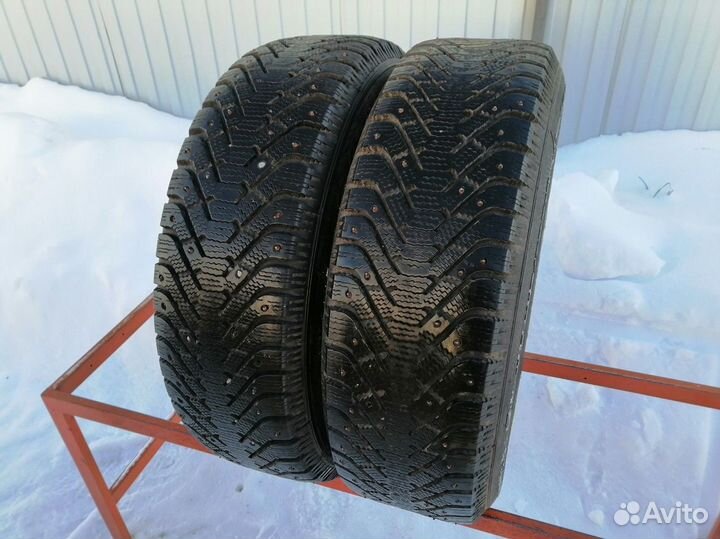 Goodyear UltraGrip 500 215/70 R16 104T