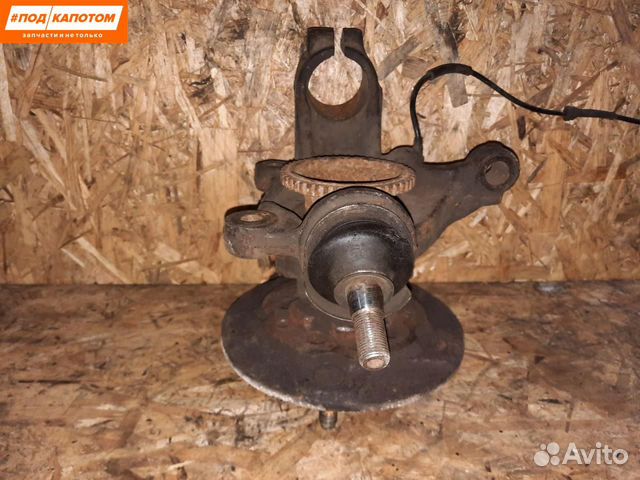 Кулак передний правый Ford Transit