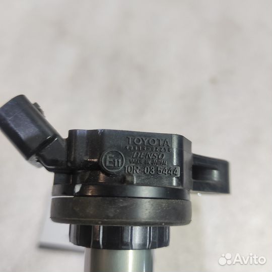 Катушка зажигания Toyota Auris Corolla E150 1ZR-FA