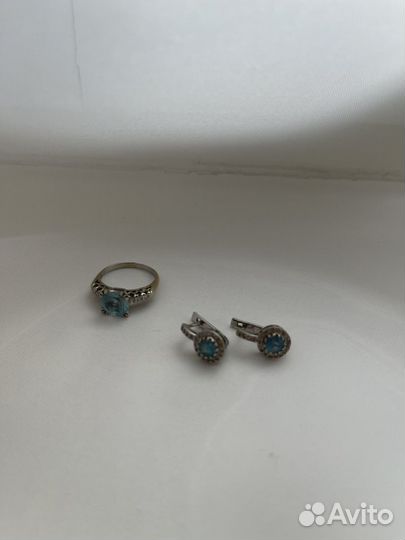 Серьги и кольцо Голубой топаз и бриллианты