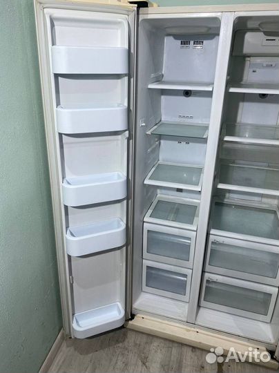 Холодильник side by side Samsung