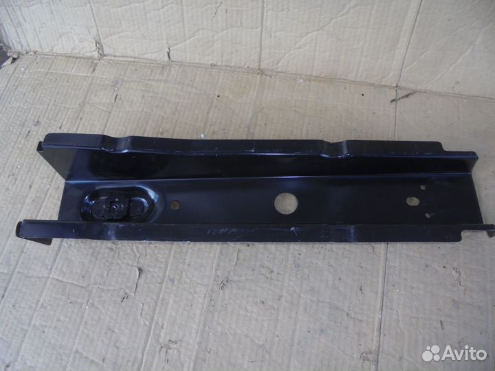 Поперечина пола средняя renault LADA 674076763r