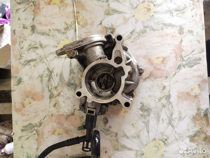 Вакуумный насос audi 06J145100C