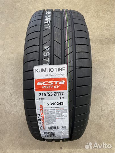 Kumho Ecsta PS71 215/55 R17 94W