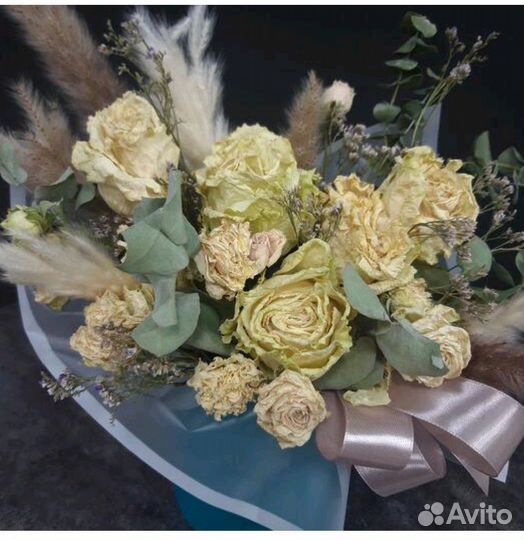 Композиция из сухоцветов