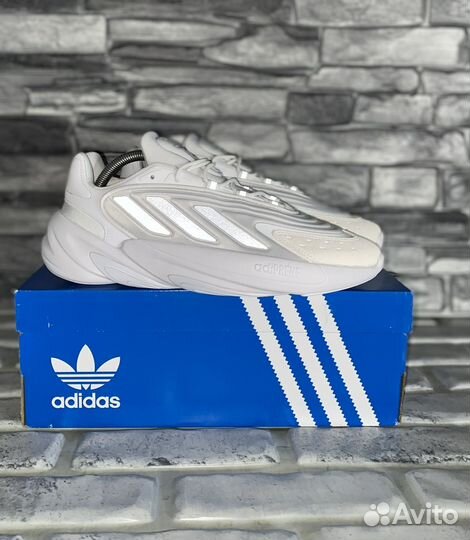 Кроссовки adidas Ozelia