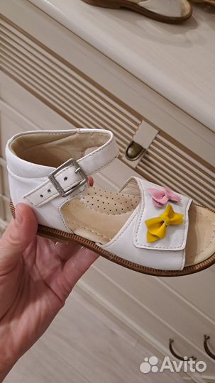 Сандалии для девочки 24 размер белые