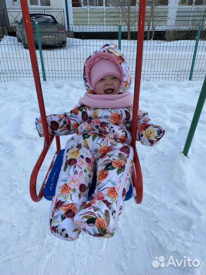Зимний комбинезон для девочки