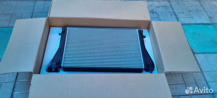 Продам интеркуллер (tiguan II 2018 г.)