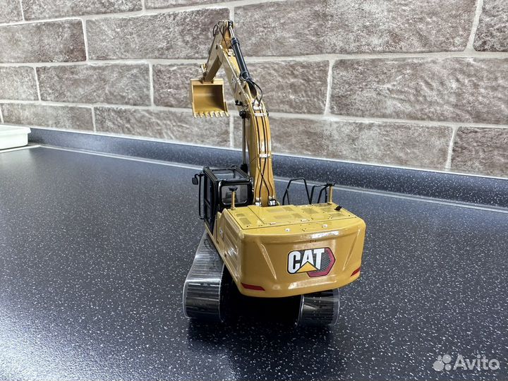 Масштабная модель CAT 330