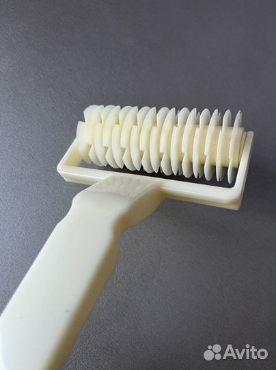 Ролик для фигурной нарезки теста