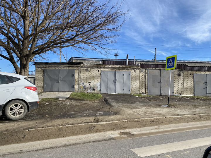 Гараж, > 30 м²