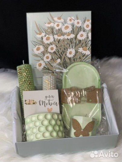 Подарки девушкам и девочкам