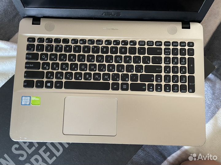 Ноутбук asus X555L